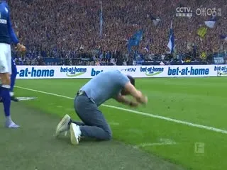 穿越黑暗拥抱你