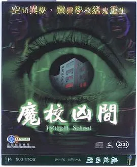 妹妹背着洋娃娃